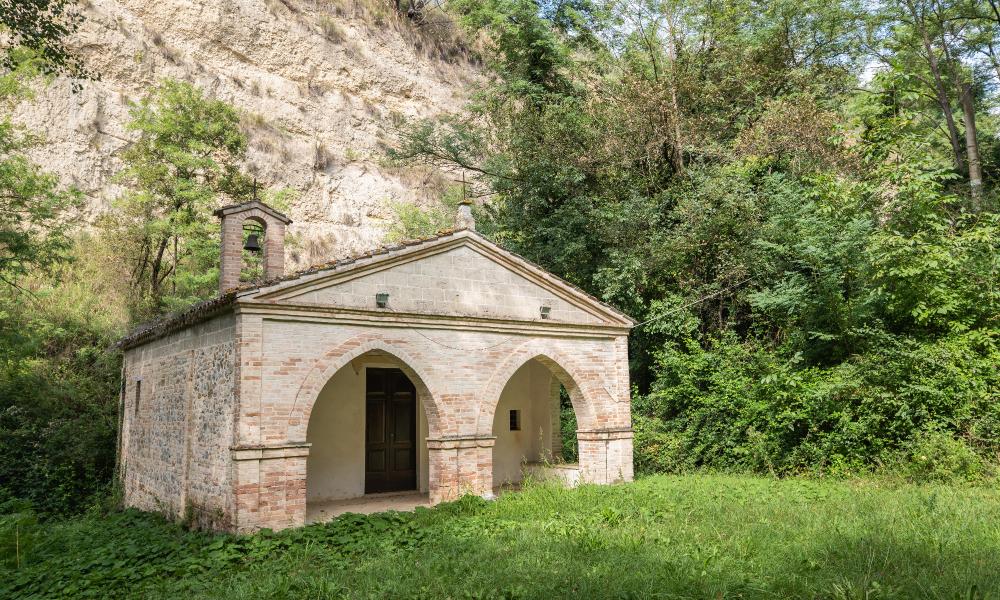 Porchia, la rocca e la chiesa nascosta