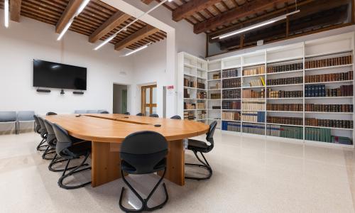 Biblioteca e sala lettura