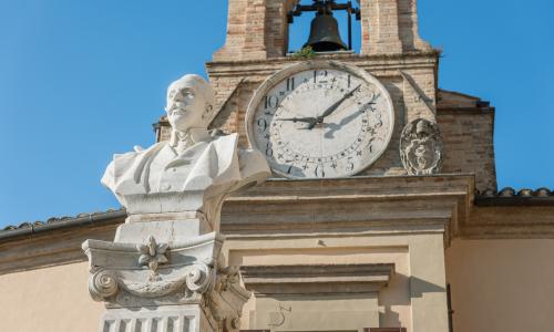Monumento a Giuseppe Sacconi