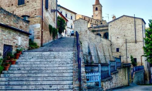 Dal borgo alla campagna di Montalto delle Marche